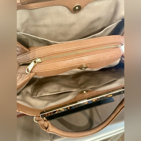 Talbots Tan Napa Leather Tortoise Trim Quilted Handbag Classic
Retail $219.99 - Picture 16 of 16